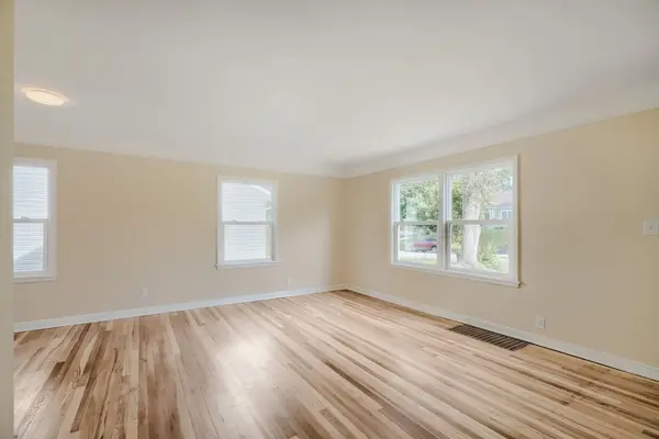 7711 Division ST, Saint Louis Park, MN 55426