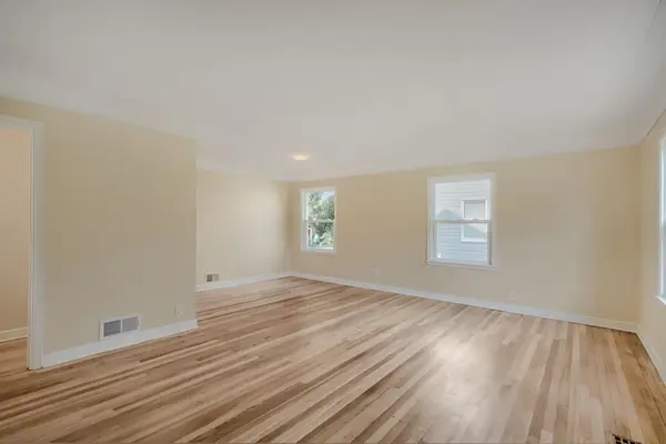 7711 Division ST, Saint Louis Park, MN 55426