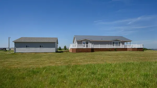 759 SW Jacob LN SW, Linton, ND 58552