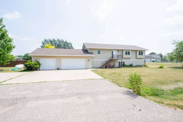 421 Lind BLVD, Harwood, ND 58042