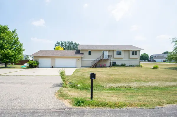 421 Lind BLVD, Harwood, ND 58042
