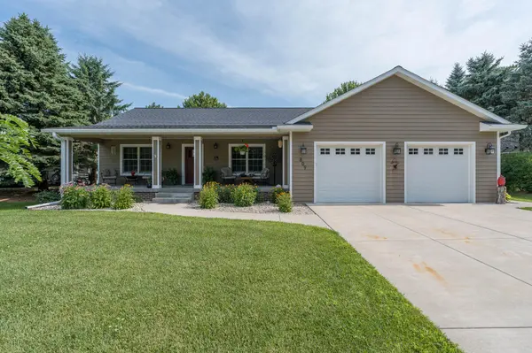 809 Spruce PL, Saint Peter, MN 56082