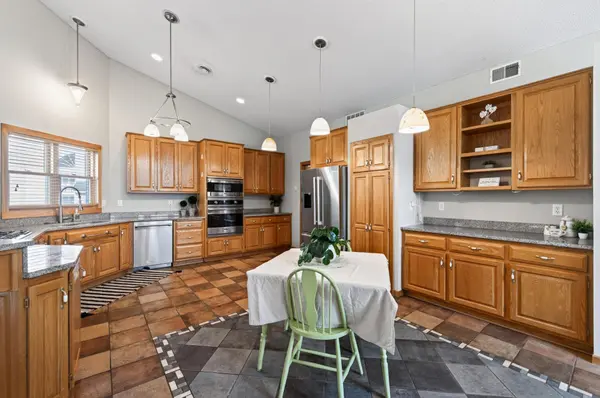 6975 Eagle TRL, Centerville, MN 55038