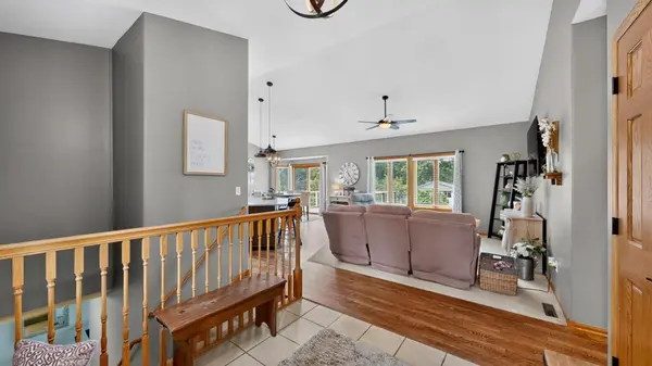 1002 John & Mary DR SE, Chatfield, MN 55923