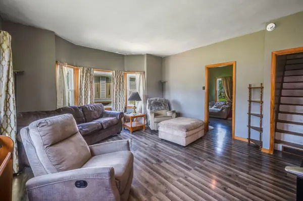 319 E 10th ST, Blue Earth, MN 56013