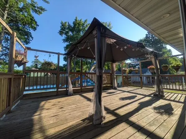 427 1st AVE W, Clear Lake, WI 54005