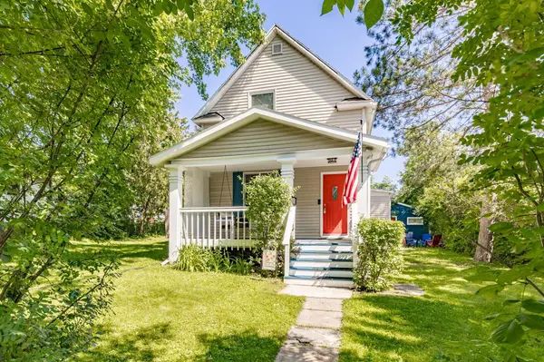 523 1st ST, Duluth, MN 55810