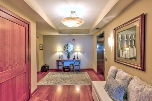 1070 Grandview CT NE #406, Columbia Heights, MN 55421