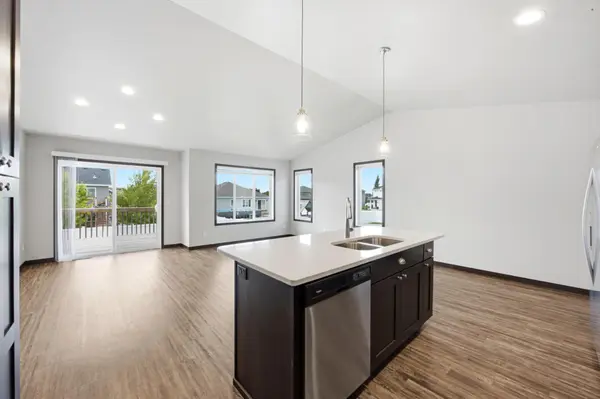 6073 Autumn DR S, Fargo, ND 58104