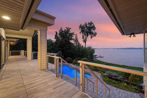 17870 Breezy Point RD, Wayzata, MN 55391