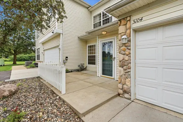 5104 Oriole DR, Farmington, MN 55024