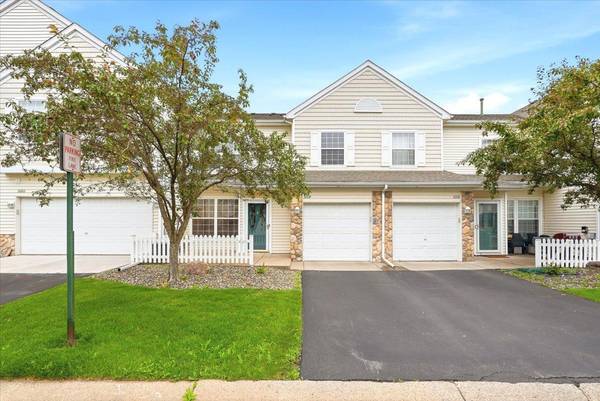 5104 Oriole DR, Farmington, MN 55024
