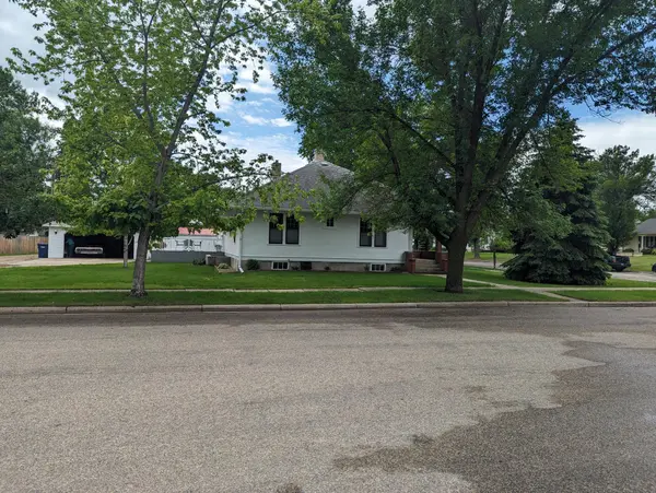 107 7th AVE W, Lisbon, ND 58054