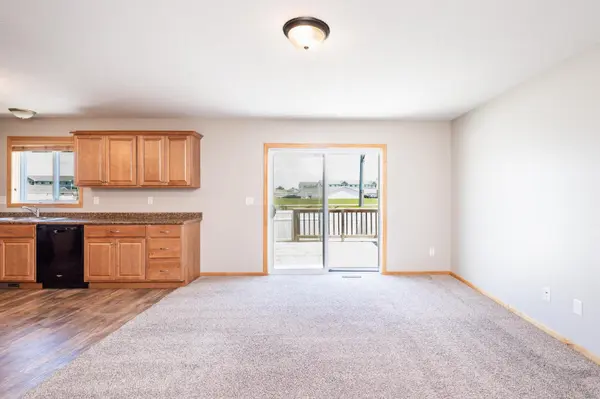 4280 Estate DR S, Fargo, ND 58104