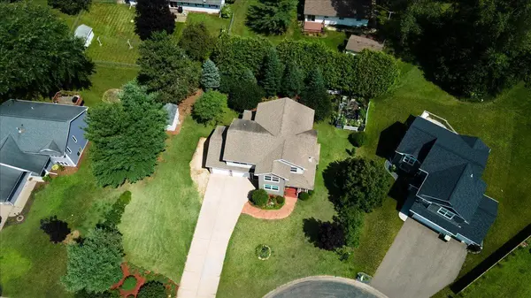 1015 Prairie CIR, Menomonie, WI 54751