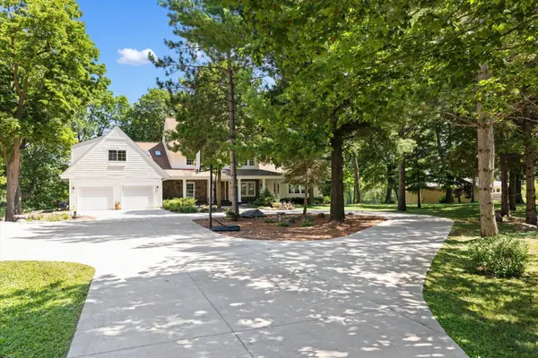 612 Nelson RD, Maple Plain, MN 55359