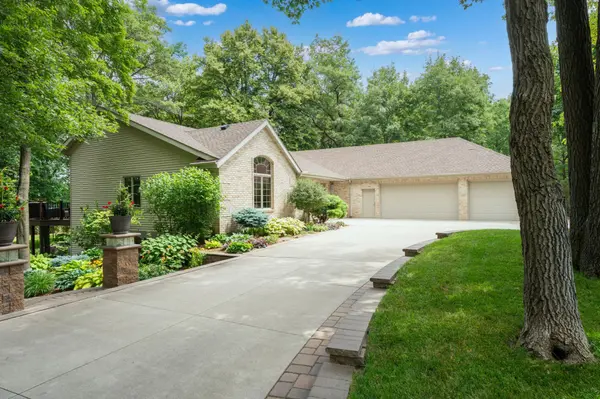 1635 Chippewa DR NW, Rochester, MN 55901