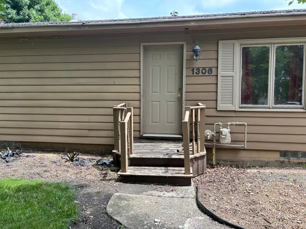 1306 Crestview RD, Albert Lea, MN 56007