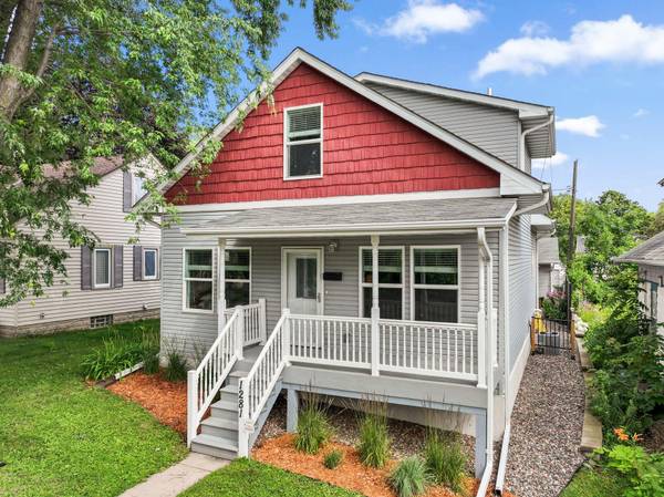 1281 3rd ST E, Saint Paul, MN 55106