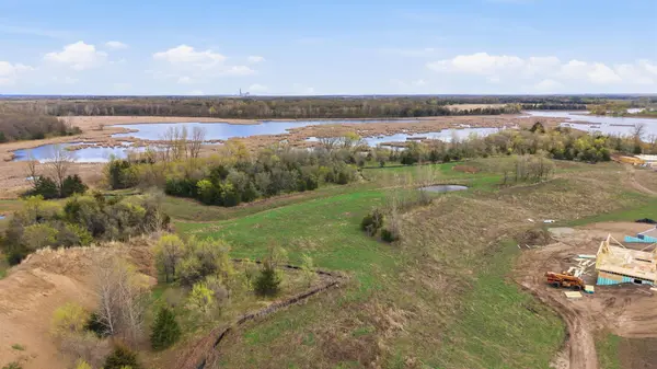 XXXX Hunter Lake DR, Clear Lake, MN 55319