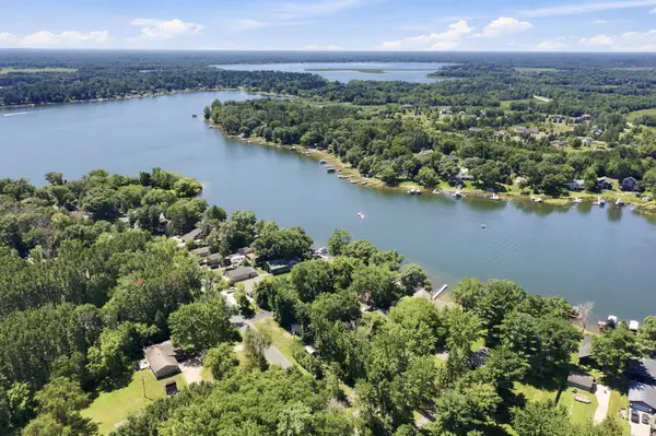 19520 W Tri Oak CIR NE, East Bethel, MN 55092