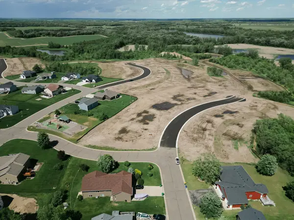 8225 Natures Edge RD, Clear Lake, MN 55319