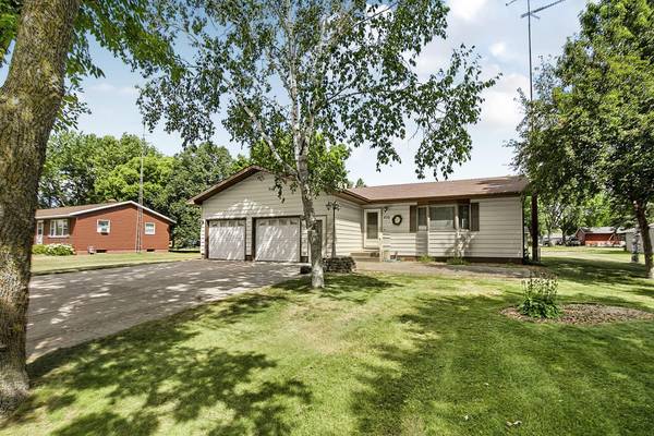 570 3rd ST NW, Richmond, MN 56368
