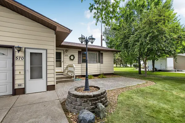 570 3rd ST NW, Richmond, MN 56368