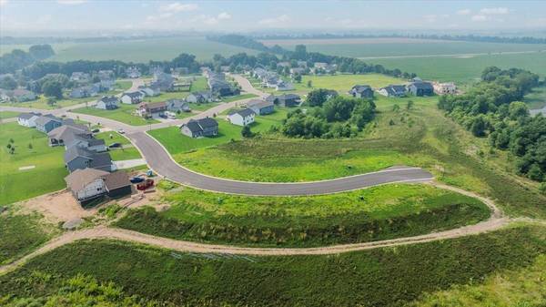 8255 Natures Edge RD, Clear Lake, MN 55319