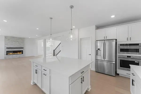 1087 Adamstown DR, Rosemount, MN 55068
