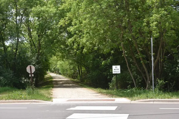 5470 Rowland RD, Hopkins, MN 55343