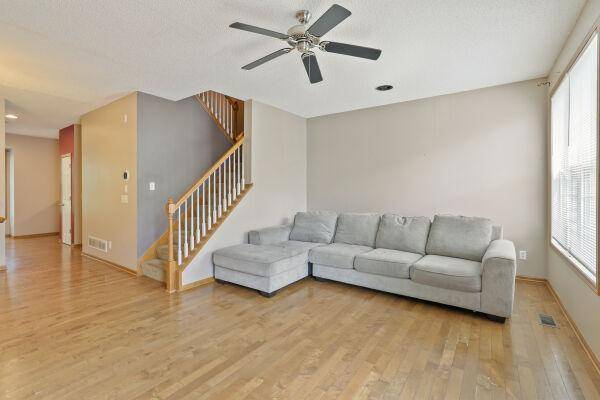 5213 Scott TRL, Robbinsdale, MN 55422