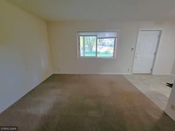 545 Birchcrest DR ##1, River Falls, WI 54022
