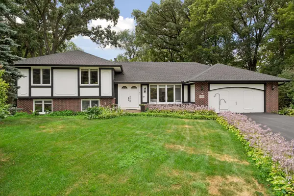 14886 Tealwood CT, Eden Prairie, MN 55347