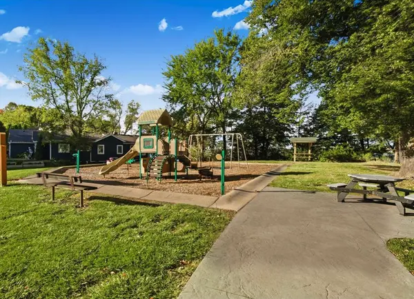 4525 Walnut ST, Medina, MN 55359