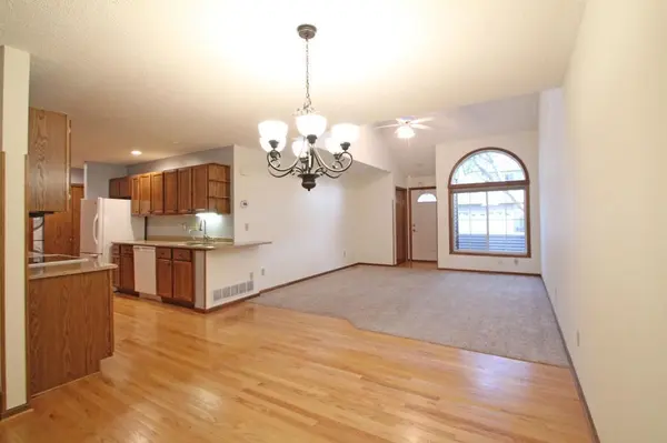 207 Primrose CT, Vadnais Heights, MN 55127