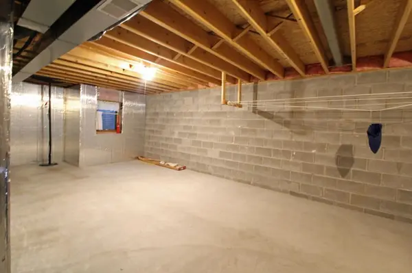 207 Primrose CT, Vadnais Heights, MN 55127