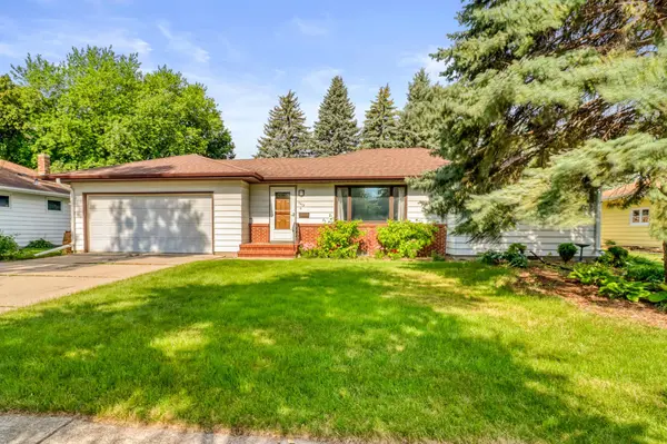 1613 16th ST S, Moorhead, MN 56560