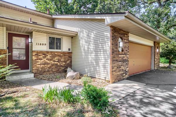 11809 Edgewood AVE N, Champlin, MN 55316