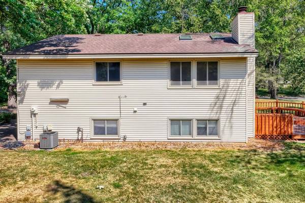 11809 Edgewood AVE N, Champlin, MN 55316
