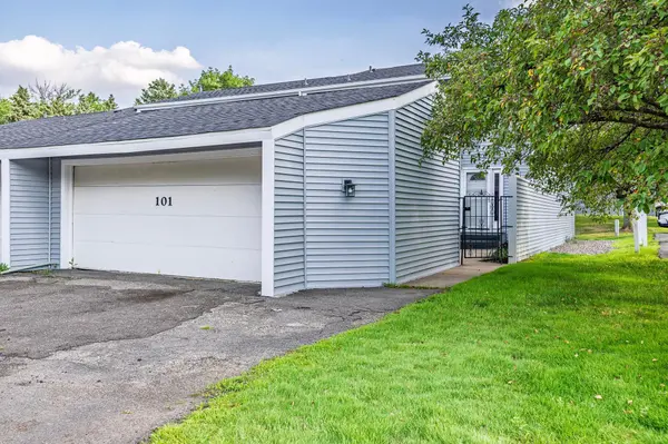 101 Canabury CT, Little Canada, MN 55117