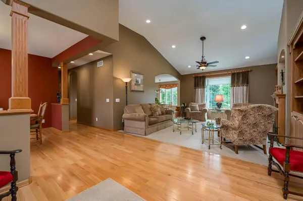 117 Grovebrook DR, Mankato, MN 56001