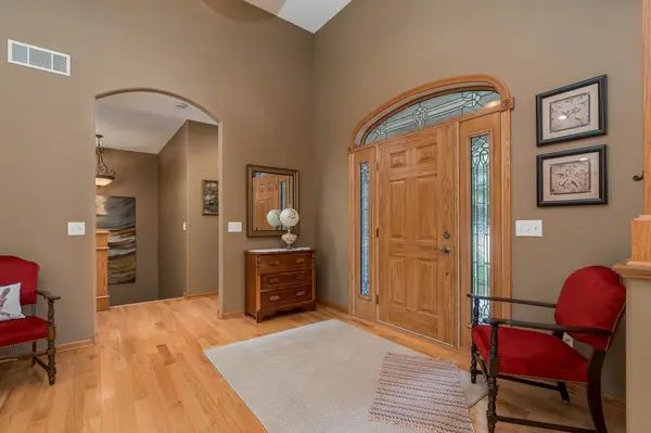 117 Grovebrook DR, Mankato, MN 56001