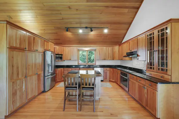 502 Shoreline DR, Wayzata, MN 55391