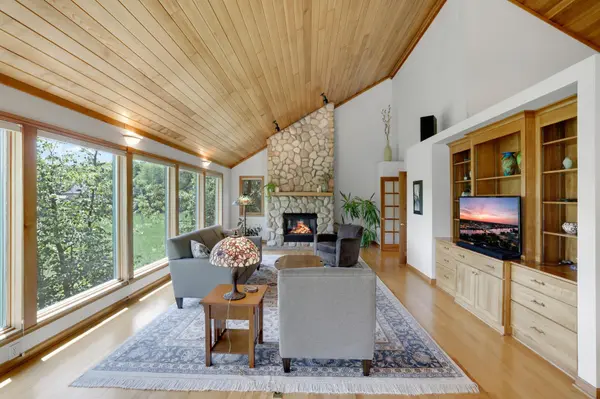 502 Shoreline DR, Wayzata, MN 55391