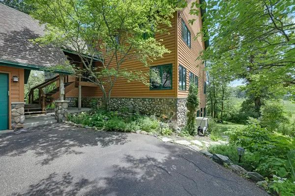 502 Shoreline DR, Wayzata, MN 55391