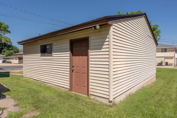 239 3rd AVE W, Shakopee, MN 55379