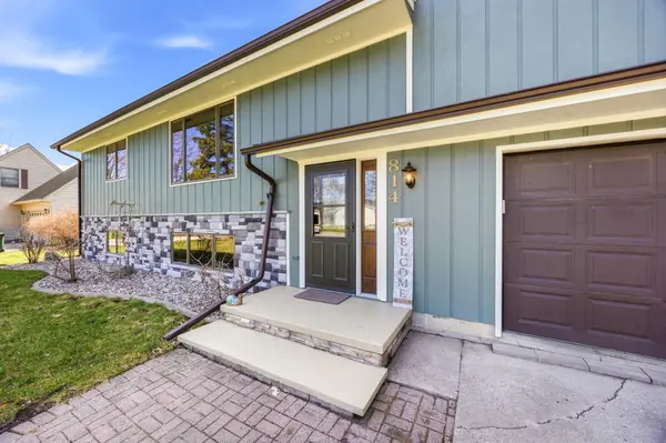 814 Craig AVE SW, Hutchinson, MN 55350