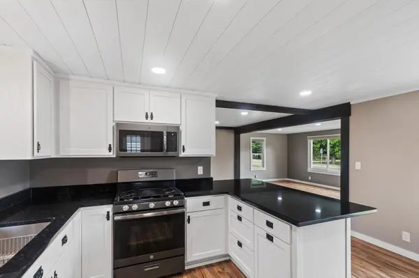 8974 210th ST W, Lakeville, MN 55044