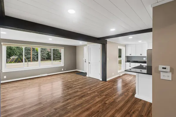 8974 210th ST W, Lakeville, MN 55044